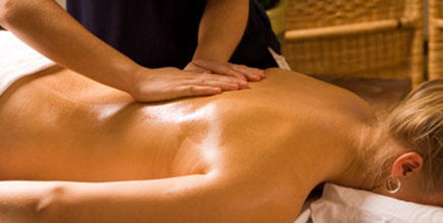 Les services exclusifs Oazure : Massage et Soin de beauté à la Villa.