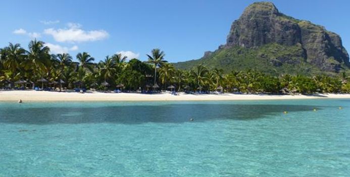 Day outing on a speed boat on the west coast with Games