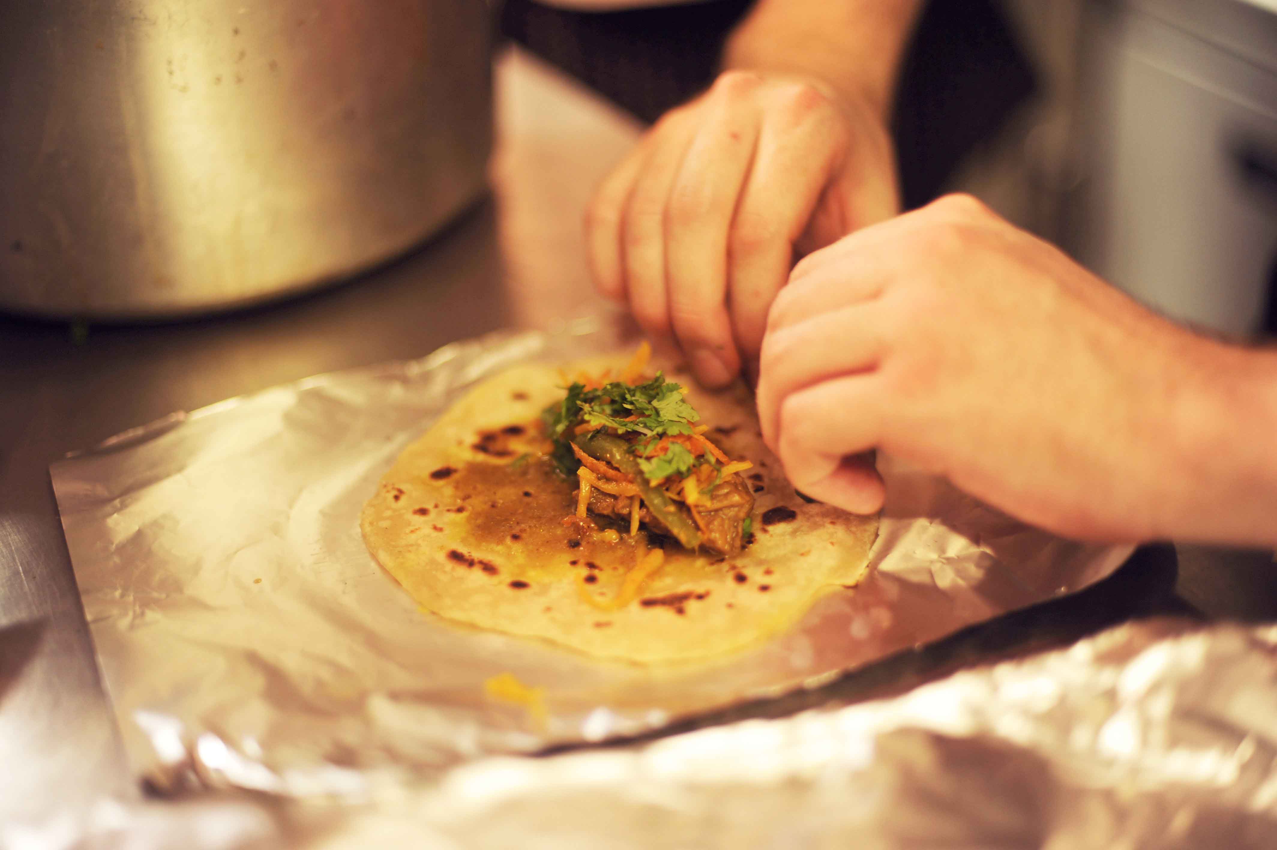 Ein Imbiss mauritianischer Art : Roti und Dholl Puri