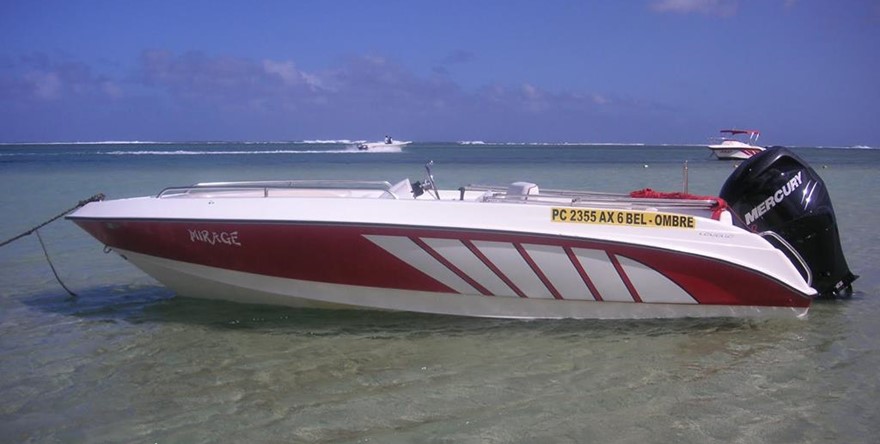 L'Ile aux Bénitiers en Speed Boat M