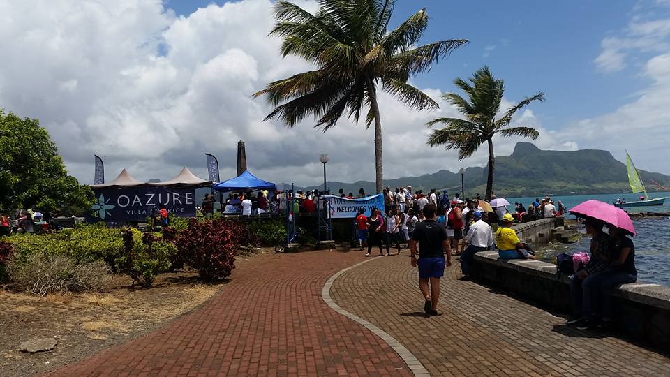 waterfront-mahebourg-regate-pirogue.jpg