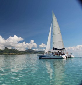private boat trip mauritius 3 - CAT II.jpg