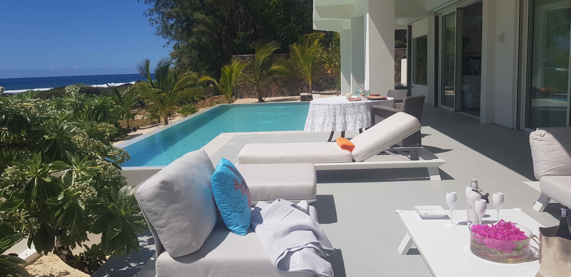 Cesano Lounge Aperitif 3.15 Mo.jpg