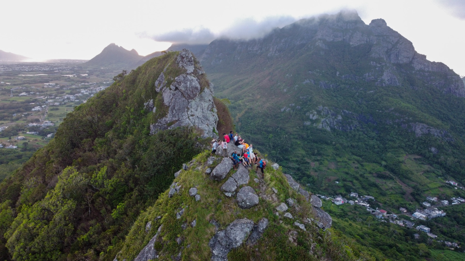 Sundown 2 Mamelles a.jpg